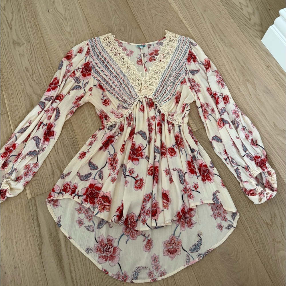 nostalgia floral blouse